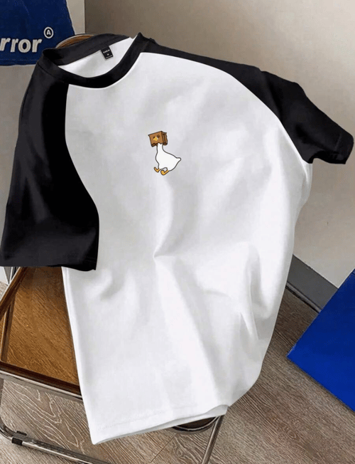 Camiseta cuello redondo, maga corta.