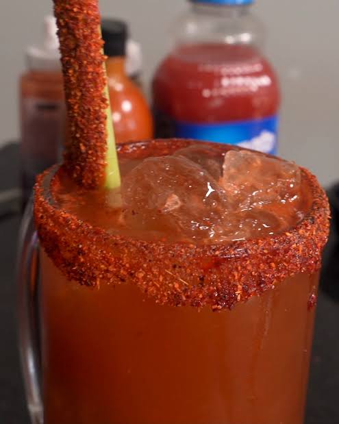 Michelada Cubana con Clamato