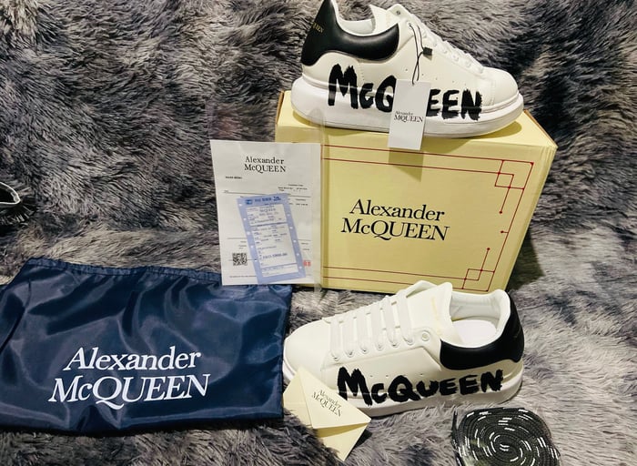 Alexander McQueen Rótulo 