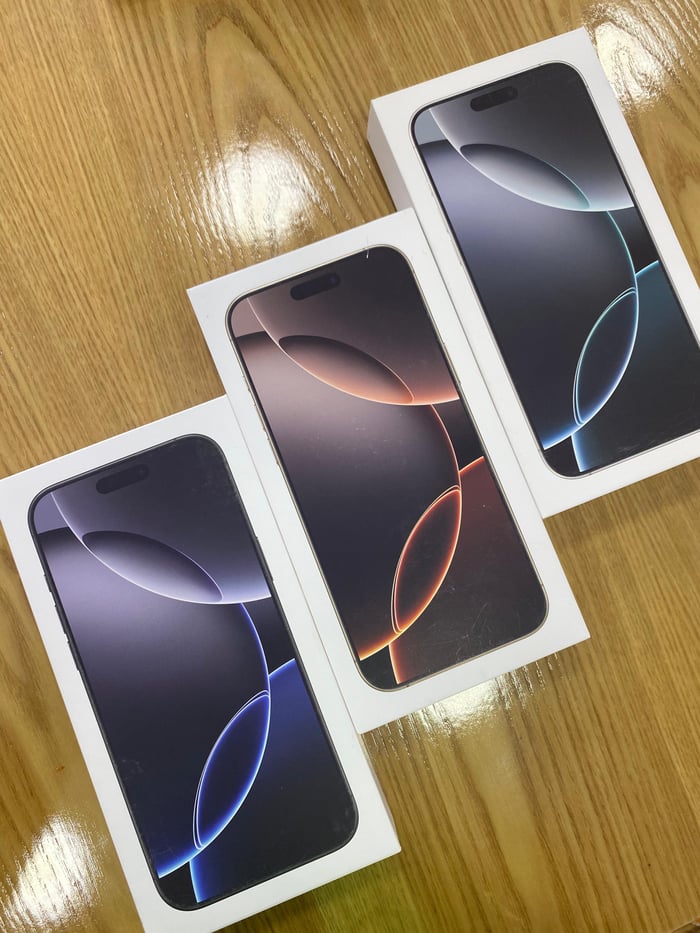 iPhone 16 pro -128 gb e-sim