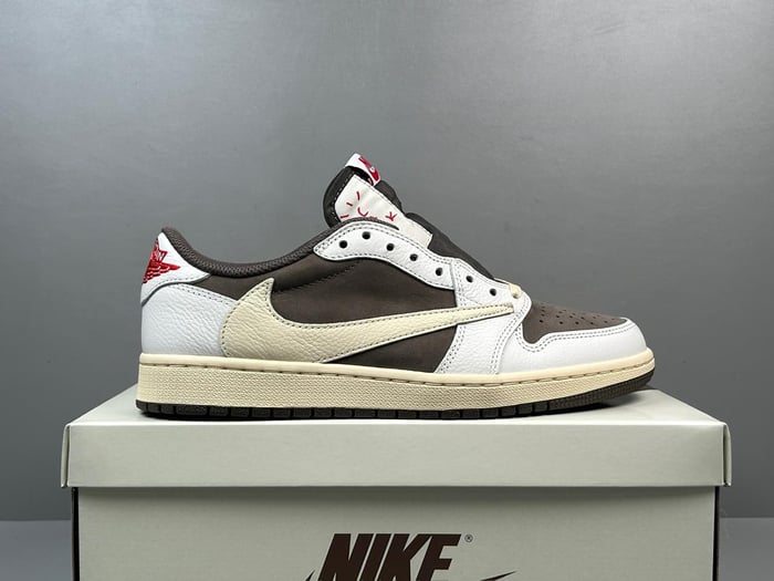 Jordan 1 Low Travis scott