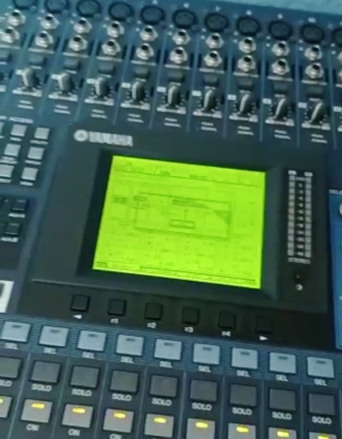 Consola digital Yamaha 01v96vcm 16ch 