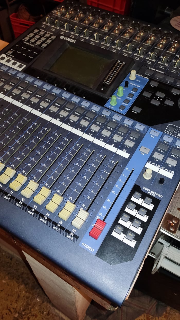 Consola digital Yamaha 01v96vcm 16ch 