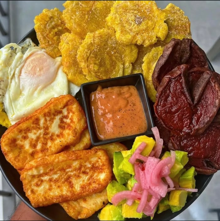 FRITO CON SALAMI 